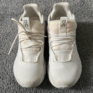 ON Women's White Athletic Shoes